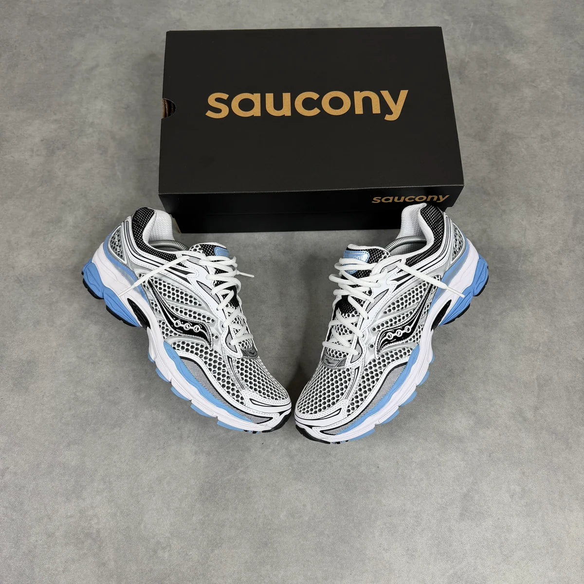 SAUCONY PROGRID OMNI 9 ' BLISSFUL WHITE