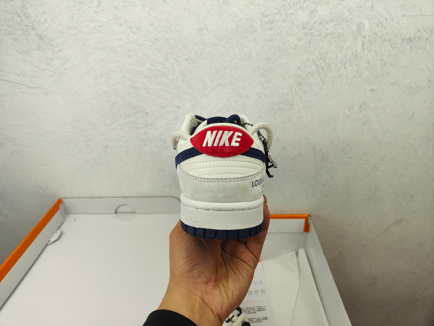 NIKE DUNK LOW LOUIS VUITTON