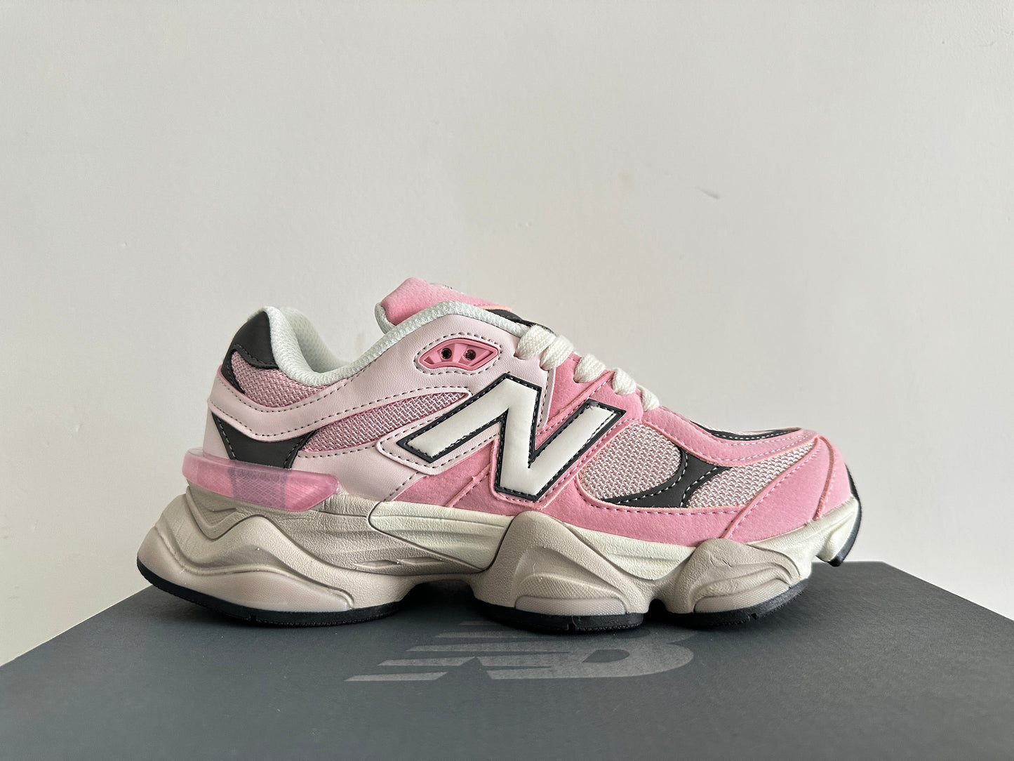 NEW BALANCE NB 9060 ROSE & GRIS