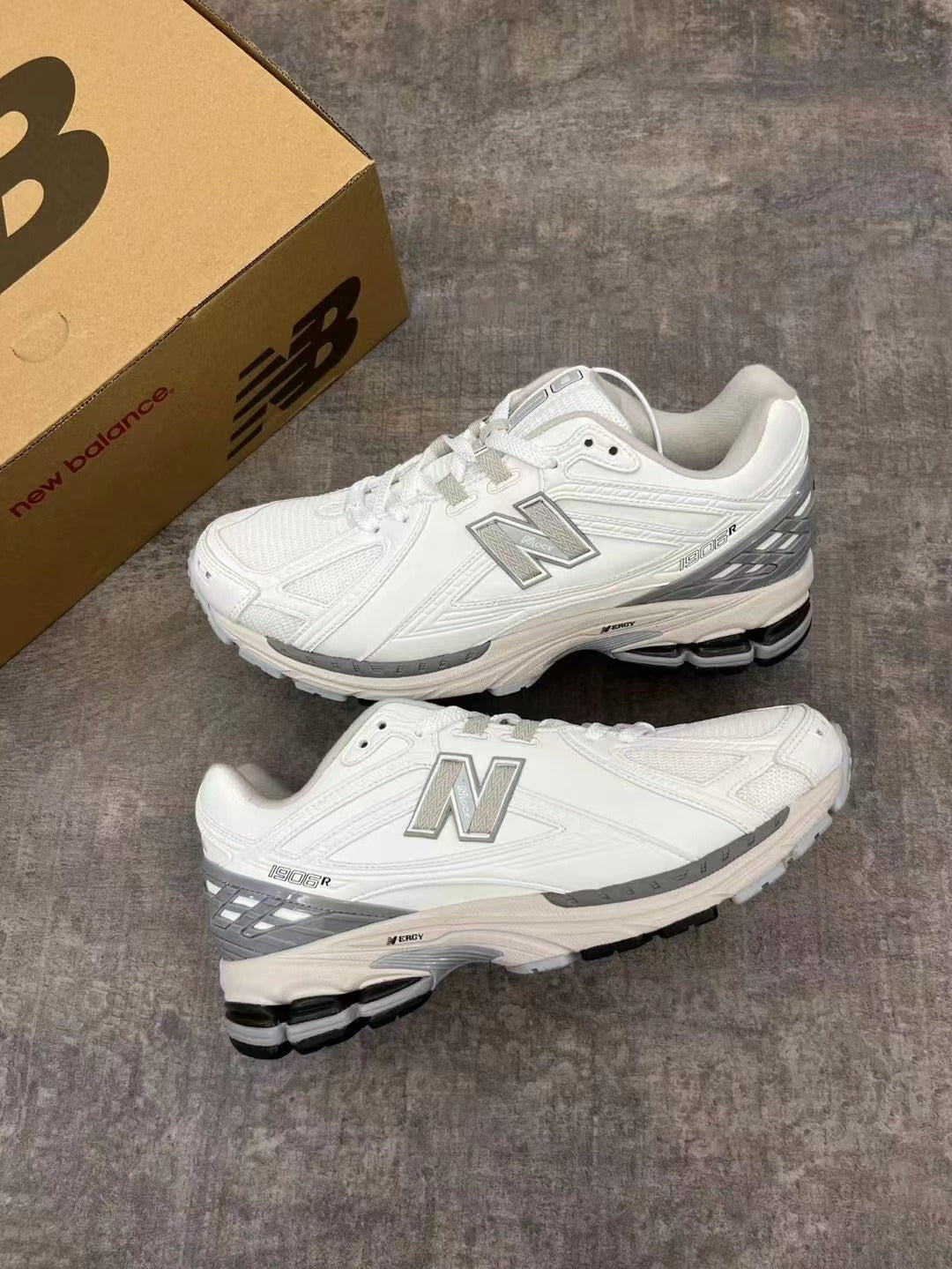 NEW BALANCE NB 1906 R BEIGE