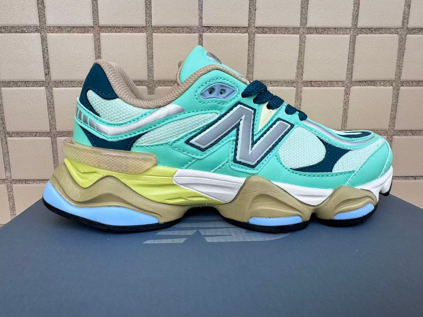 NEW BALANCE NB 9060 TURQUOISE
