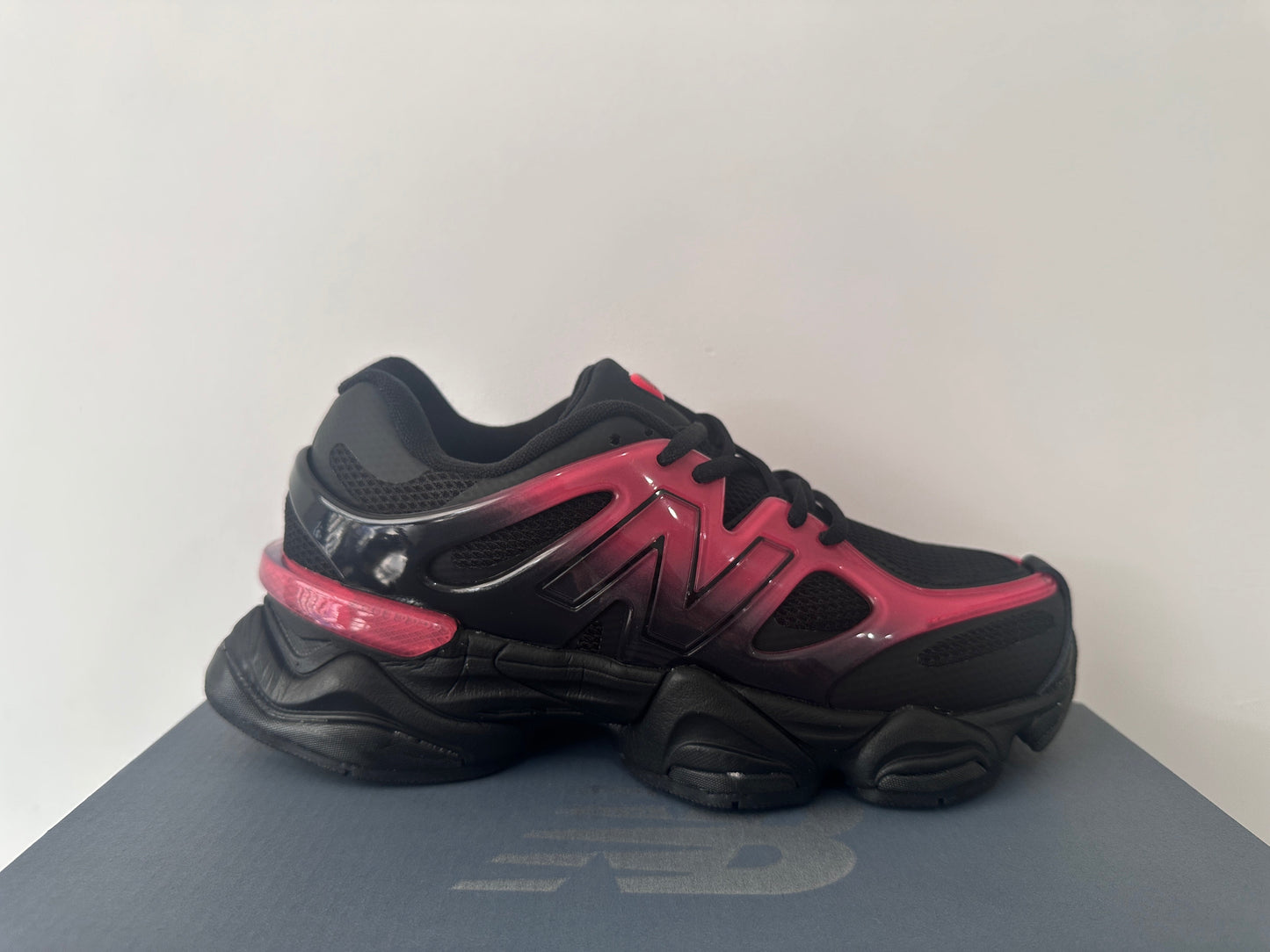 NEW BALANCE NB 9060 NOIR & ROSE