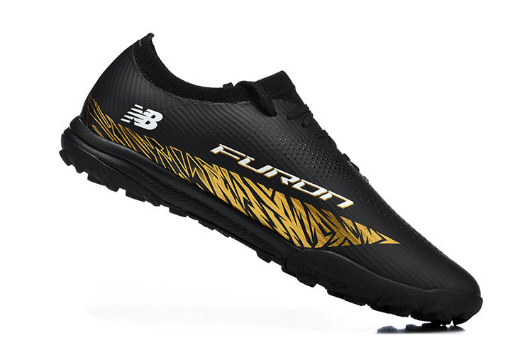New Balance Furon V8 Elite TF – Vitesse et contrôle sur synthétique