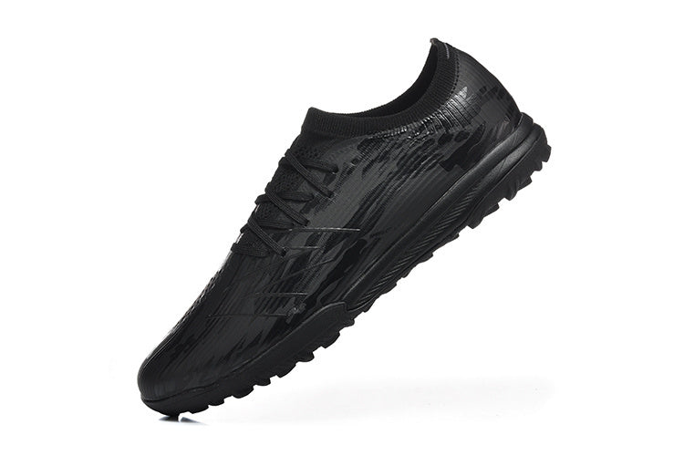New Balance Furon V8 Elite TF – Vitesse et contrôle sur synthétique