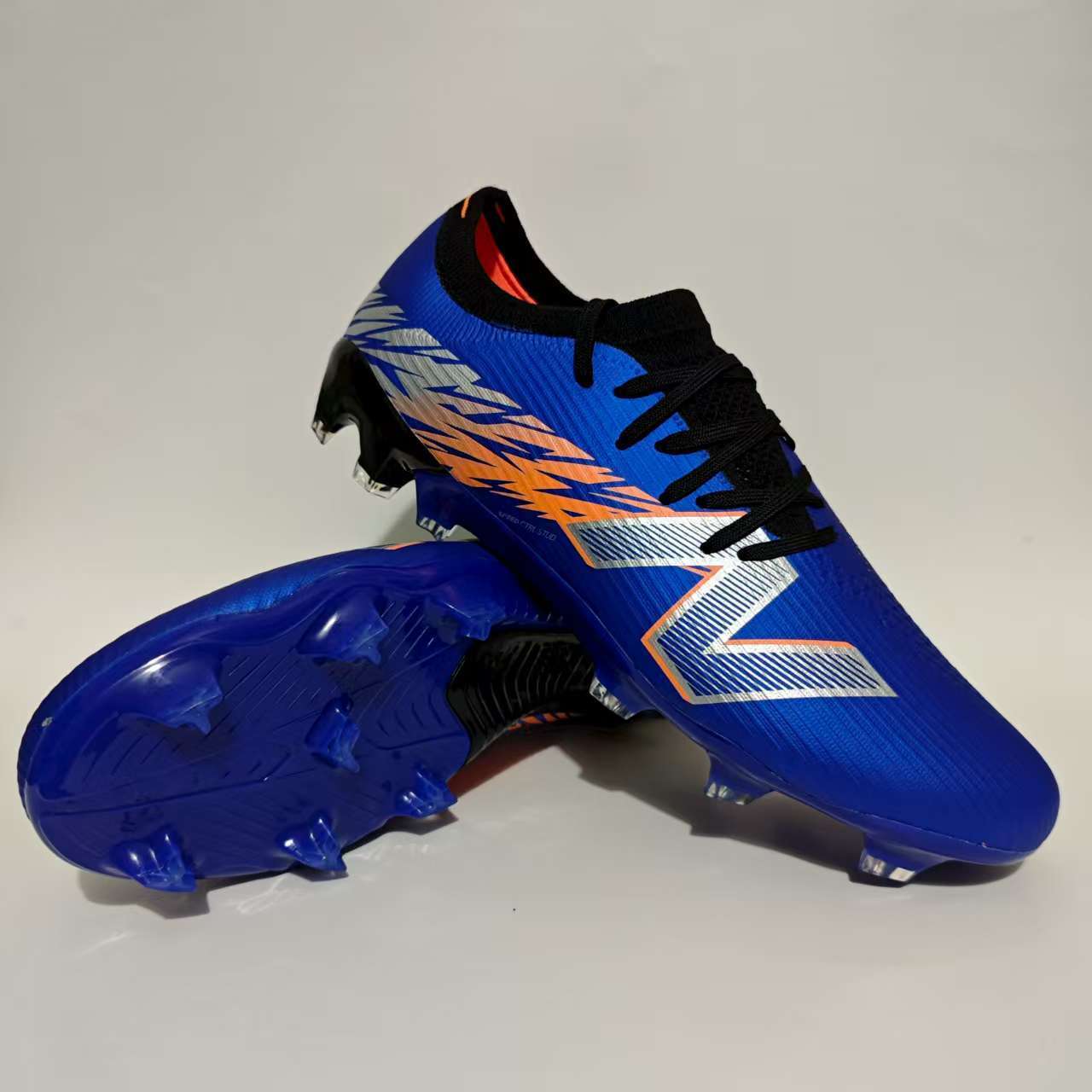 New Balance Furon V8 Elite FG – Pure vitesse, précision absolue