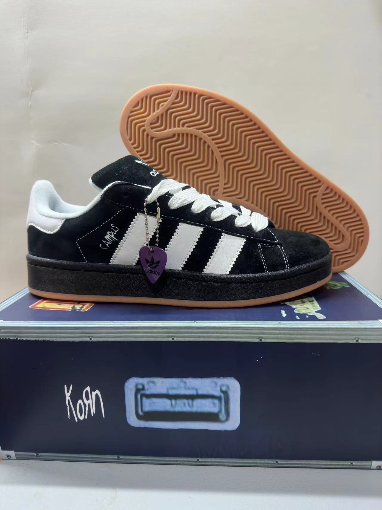 Adidas Campus Noir & Blanc – La légende urbaine