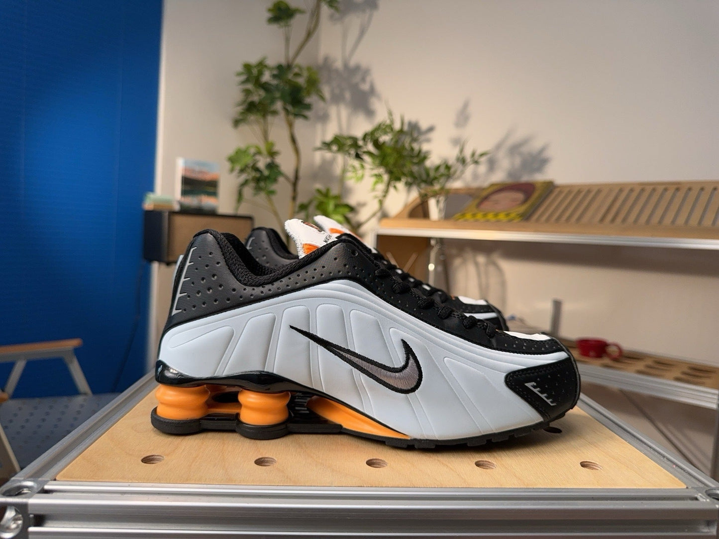 Nike Shox R4 – Style futuriste & confort