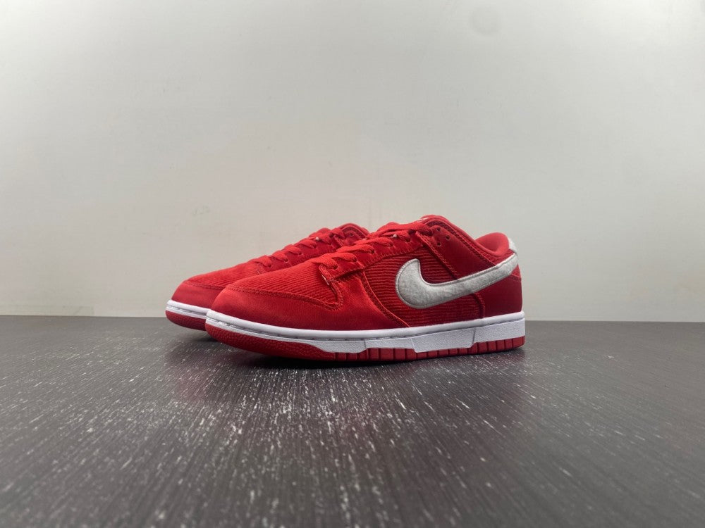 NIKE DUNK LOW ROUGE