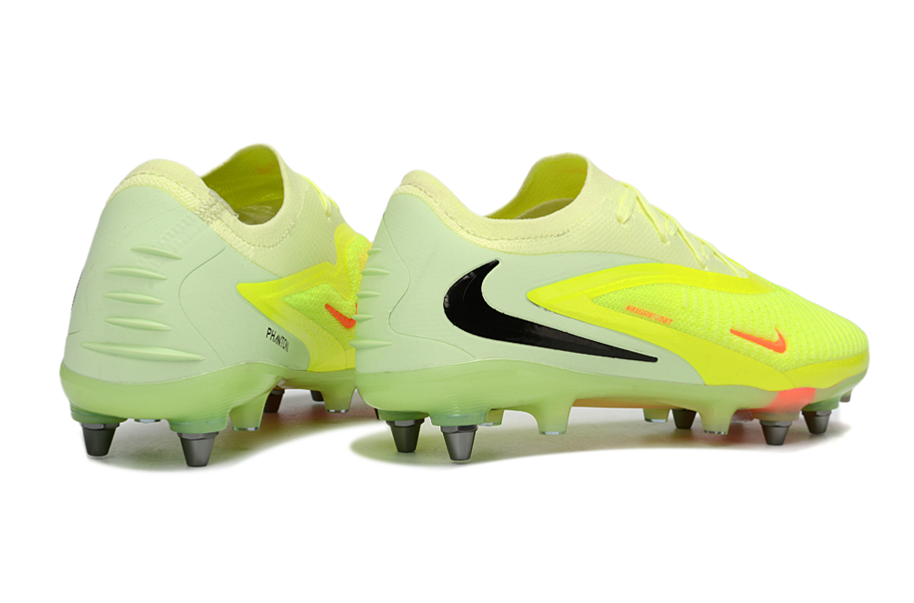 Phantom 6 GX III Elite SG Chaussures de Football
