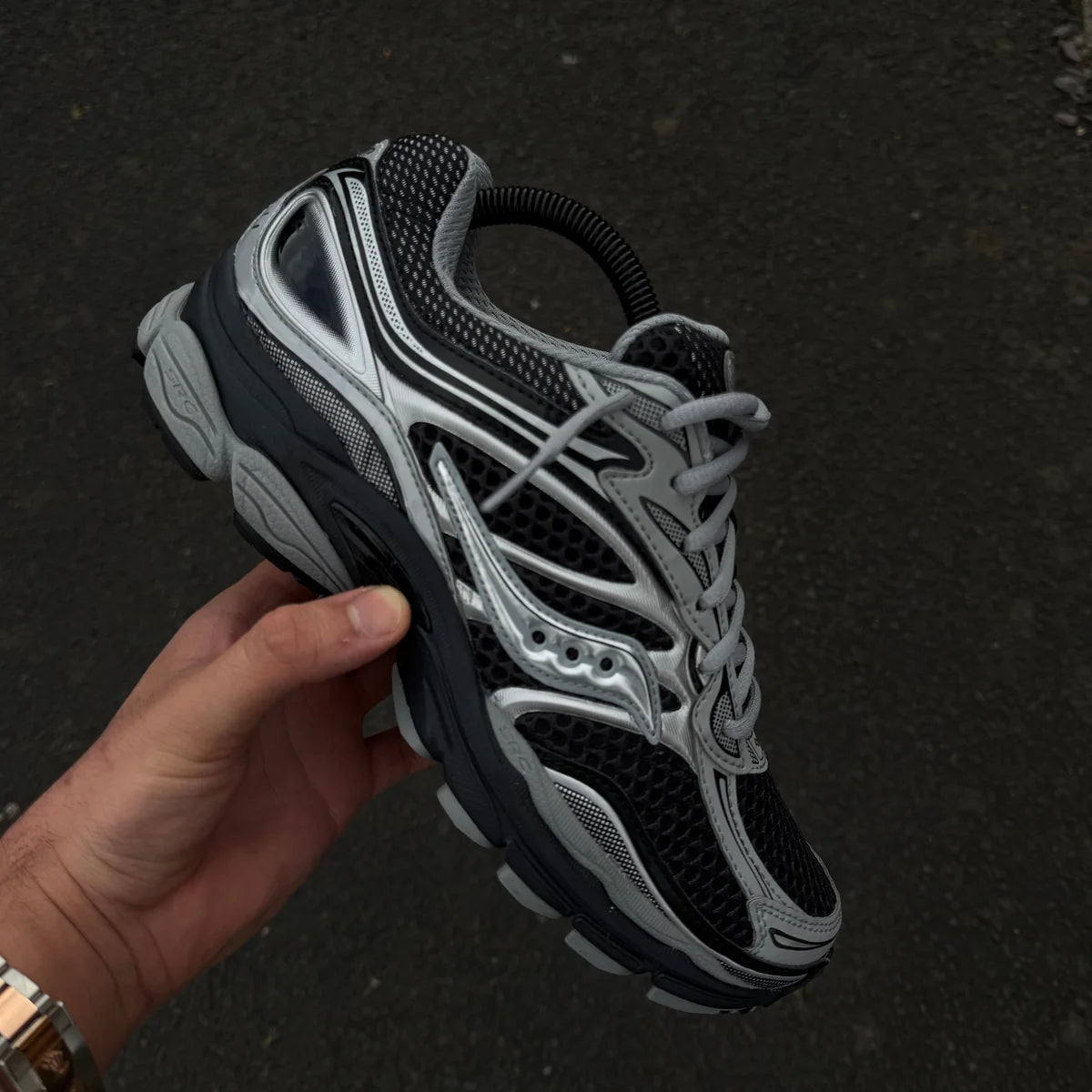 SAUCONY PROGRID OMNI 9 'BLACK SILVER
