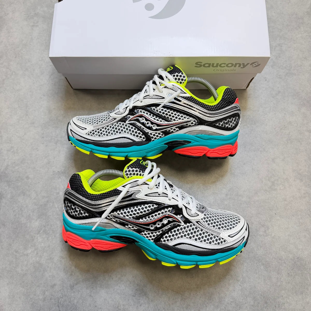 SAUCONY PROGRID OMNI 9 'SILVER MUTANT