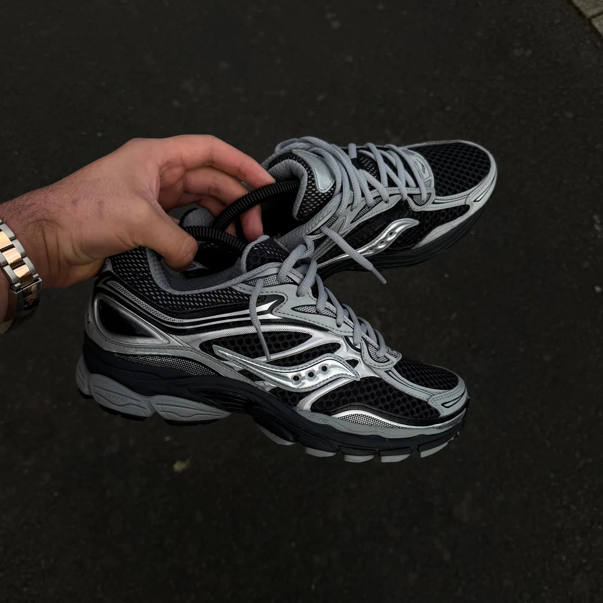 SAUCONY PROGRID OMNI 9 'BLACK SILVER