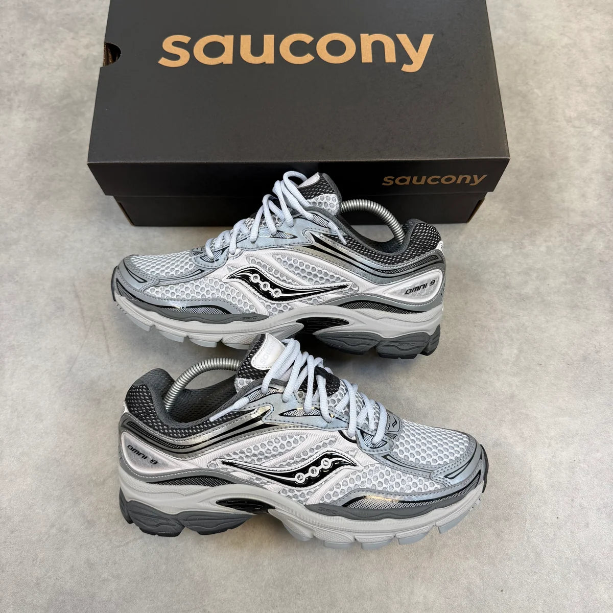 SAUCONY PROGRID OMNI 9 ‘MICRO CHIP