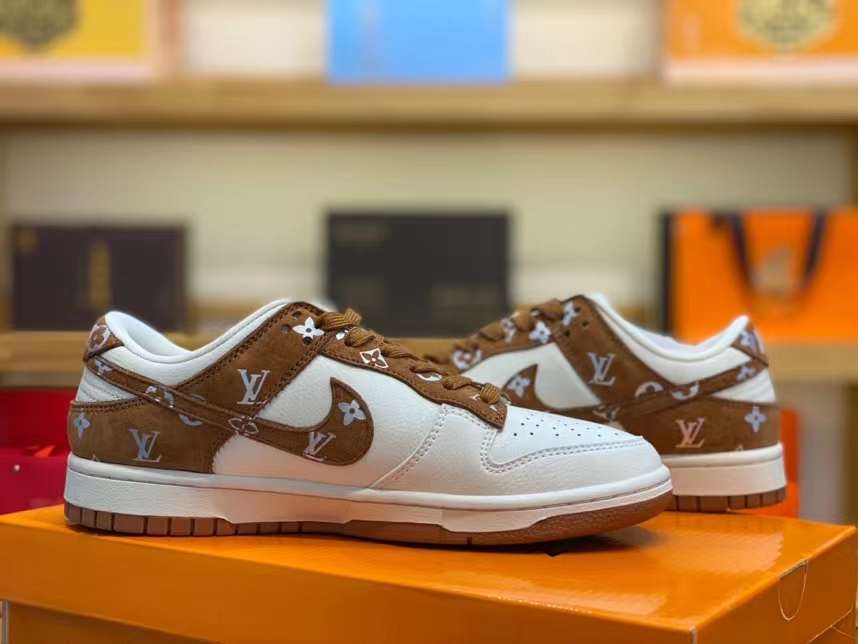 NIKE DUNK LOW LOUIS VUITTON LV