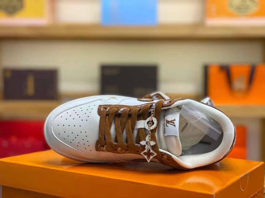 NIKE DUNK LOW LOUIS VUITTON LV