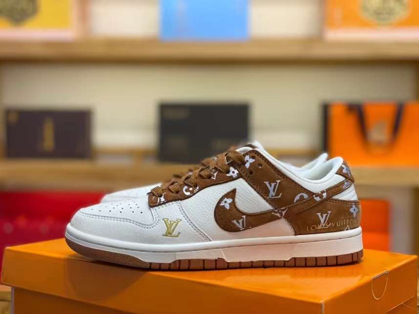 NIKE DUNK LOW LOUIS VUITTON LV