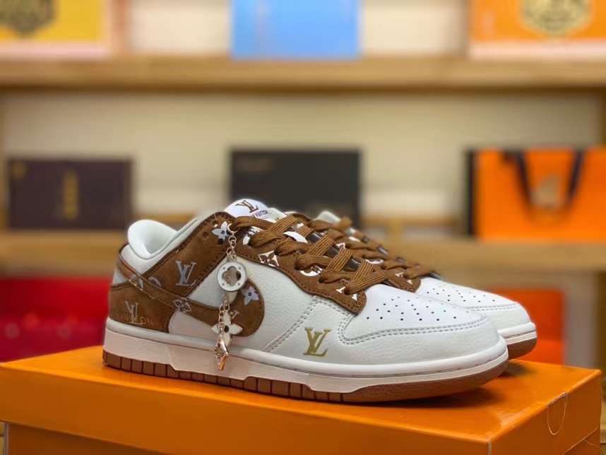 NIKE DUNK LOW LOUIS VUITTON LV