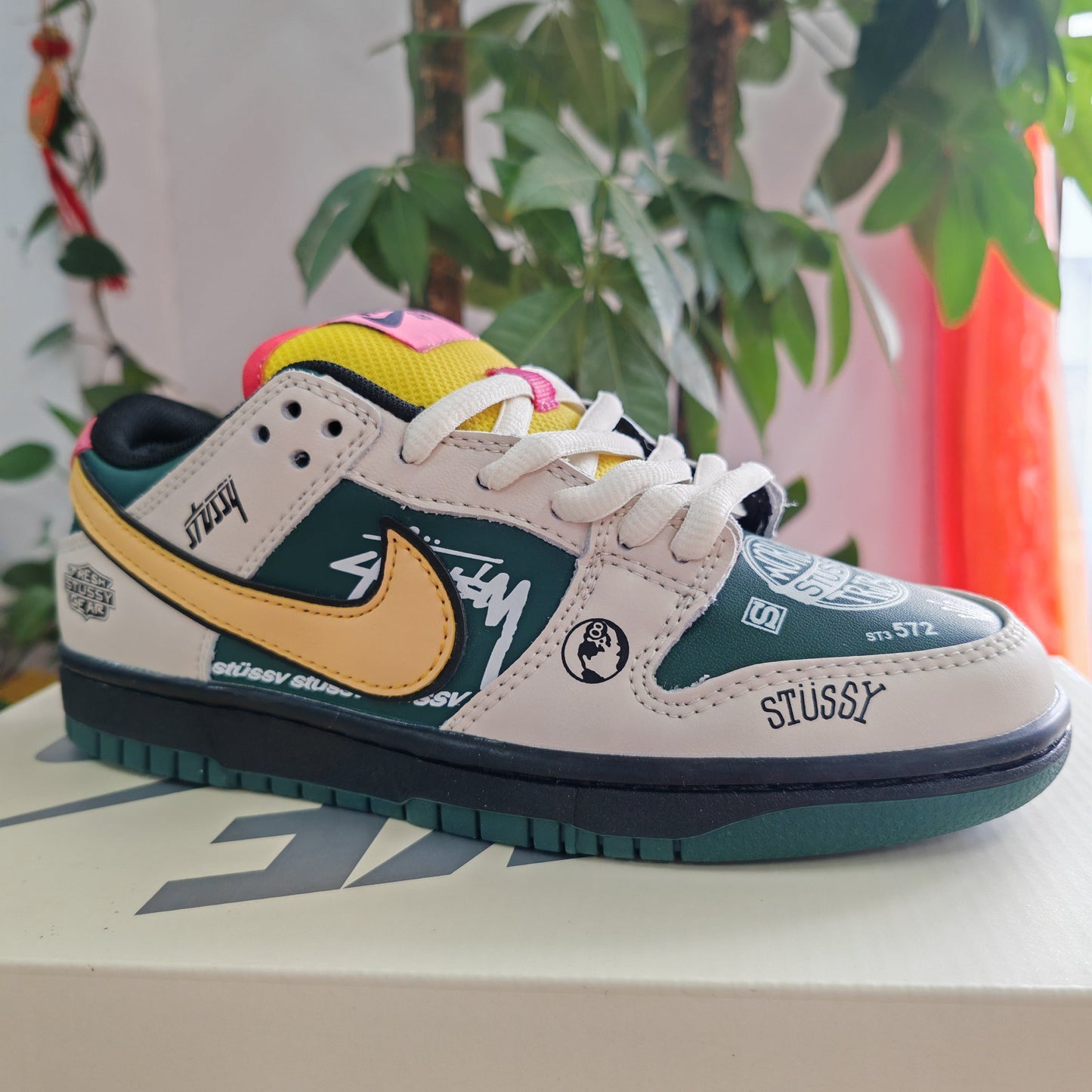 NIKE DUNK LOW STUSSY