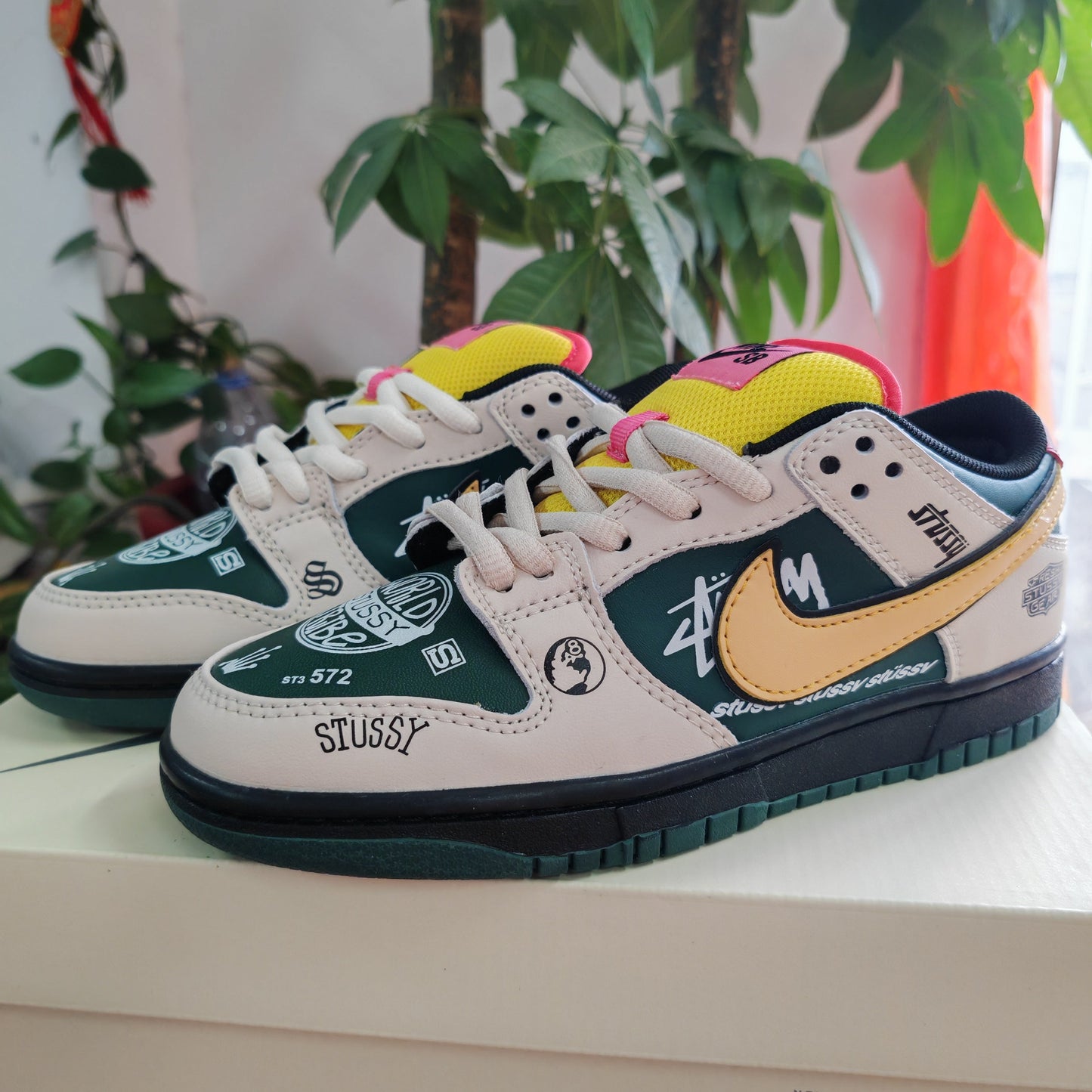 NIKE DUNK LOW STUSSY