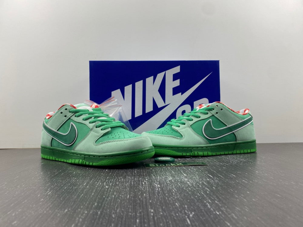 NIKE DUNK LOW GREEN