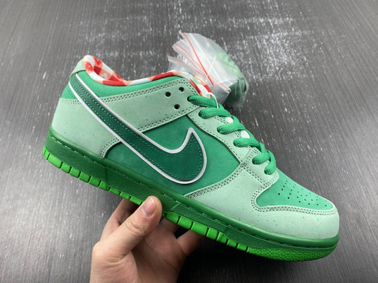 NIKE DUNK LOW GREEN