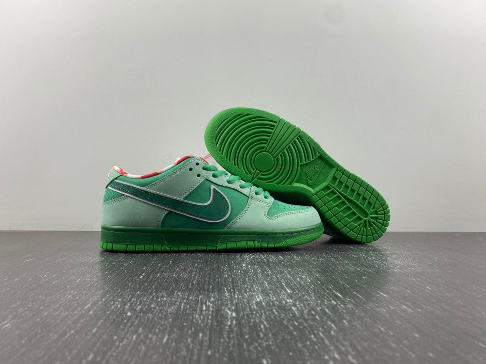 NIKE DUNK LOW GREEN