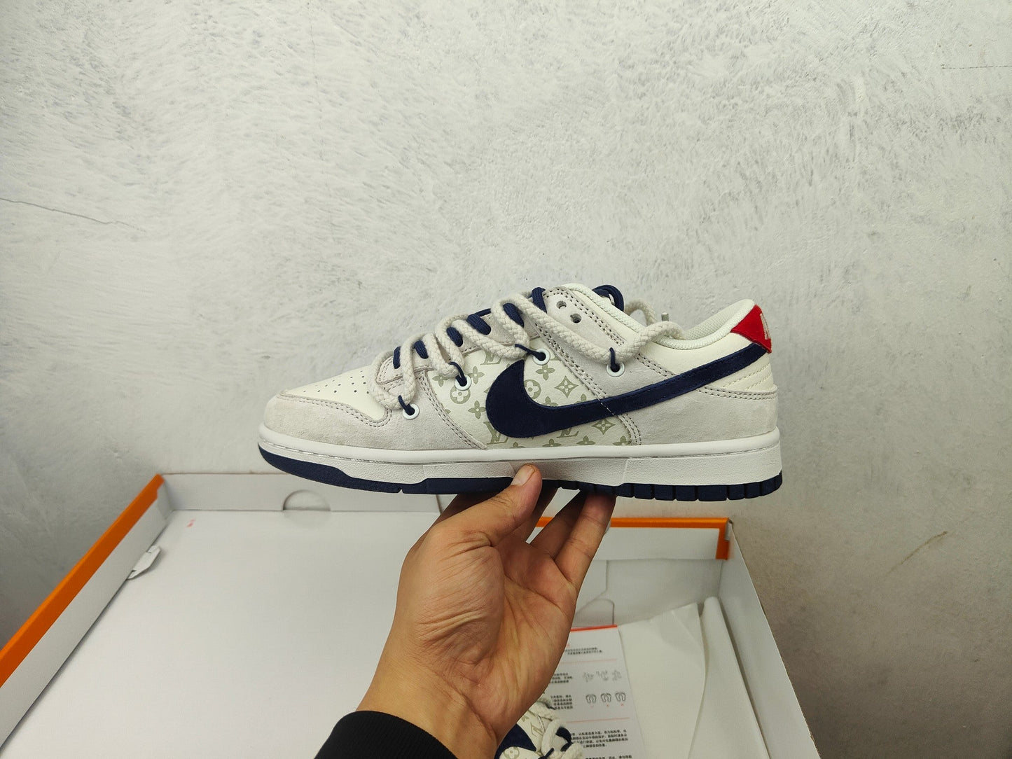 NIKE DUNK LOW LOUIS VUITTON
