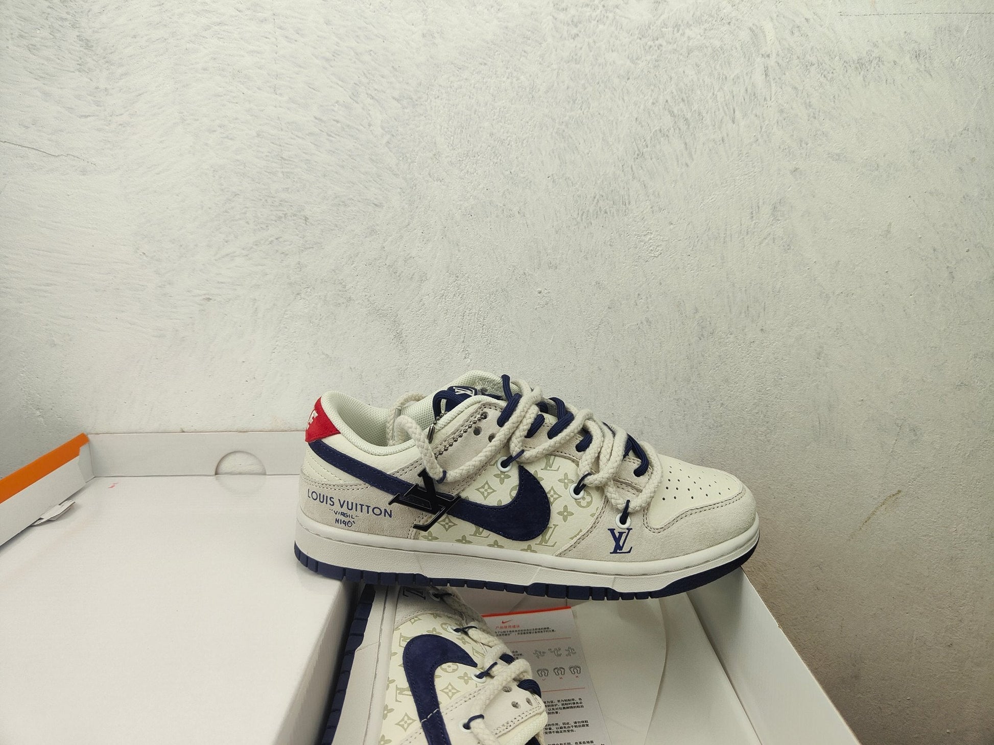 NIKE DUNK LOW LOUIS VUITTON