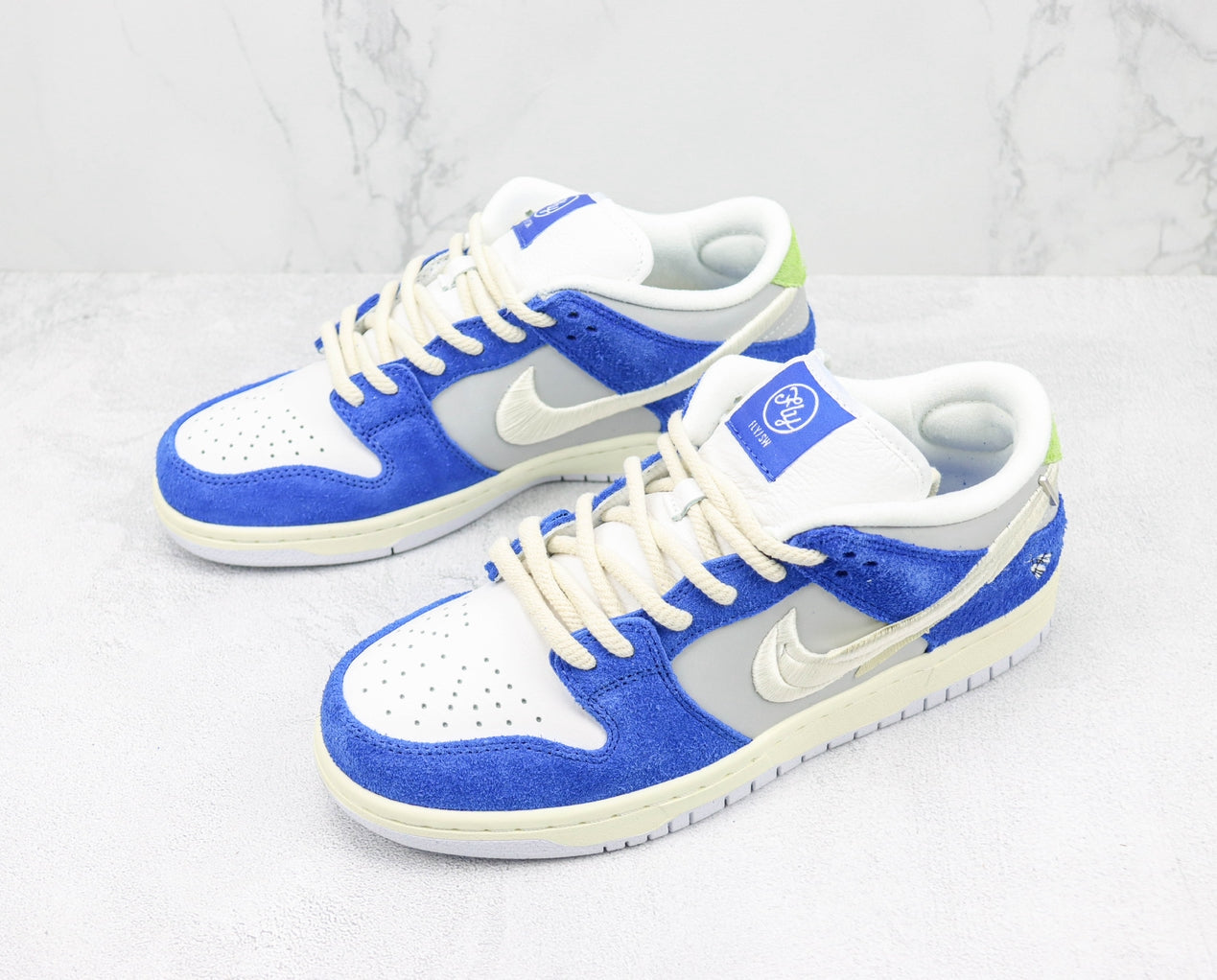 NIKE DUNK LOW WHITE BLUE BLANC BLEU