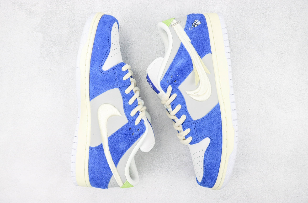 NIKE DUNK LOW WHITE BLUE BLANC BLEU