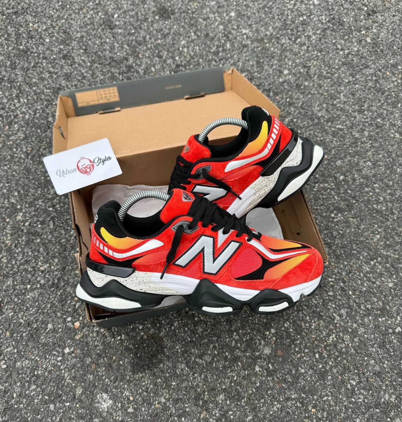 NEW BALANCE NB 9060 FIRE RED BLACK WHITE