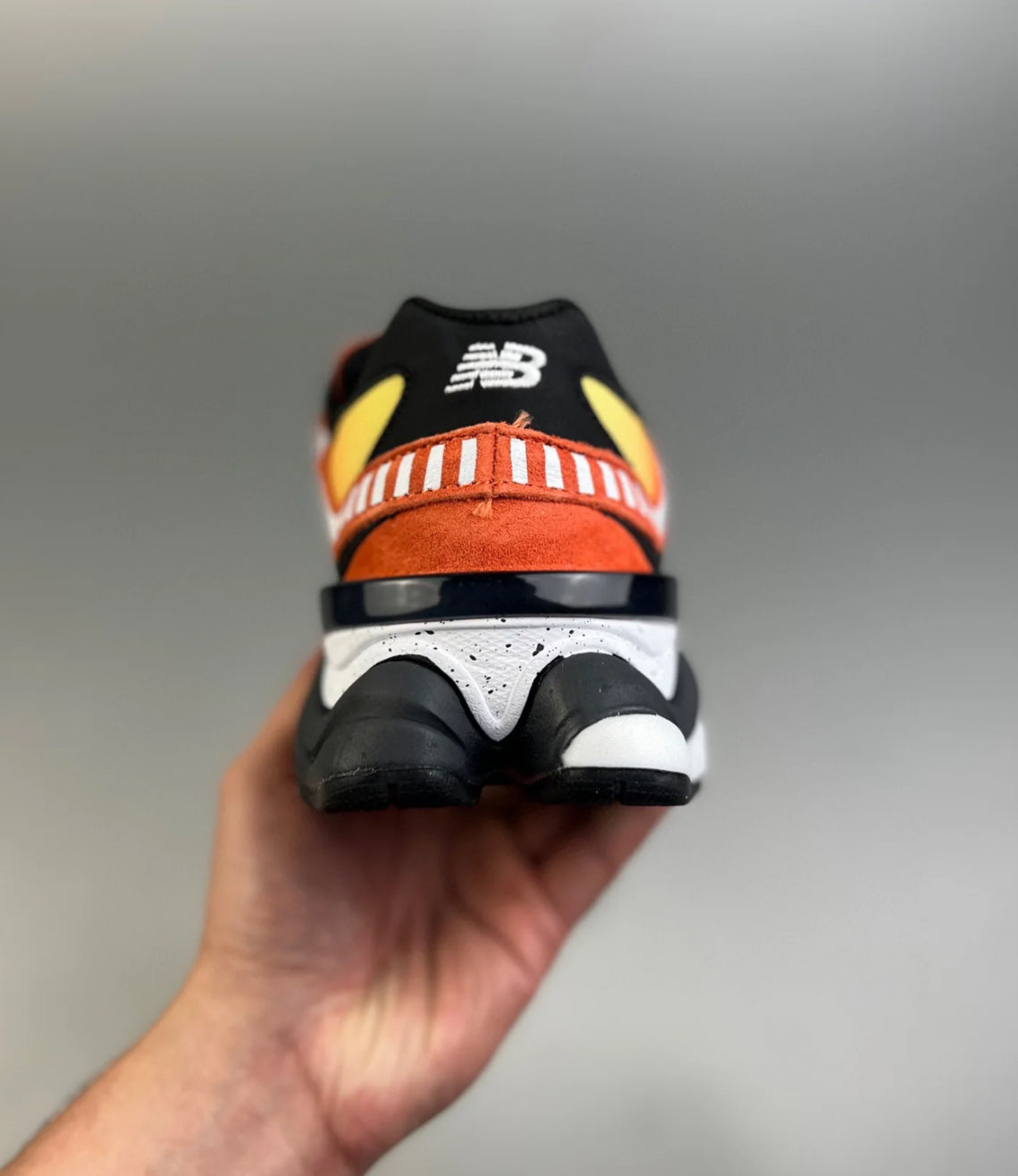 NEW BALANCE NB 9060 FIRE RED BLACK WHITE
