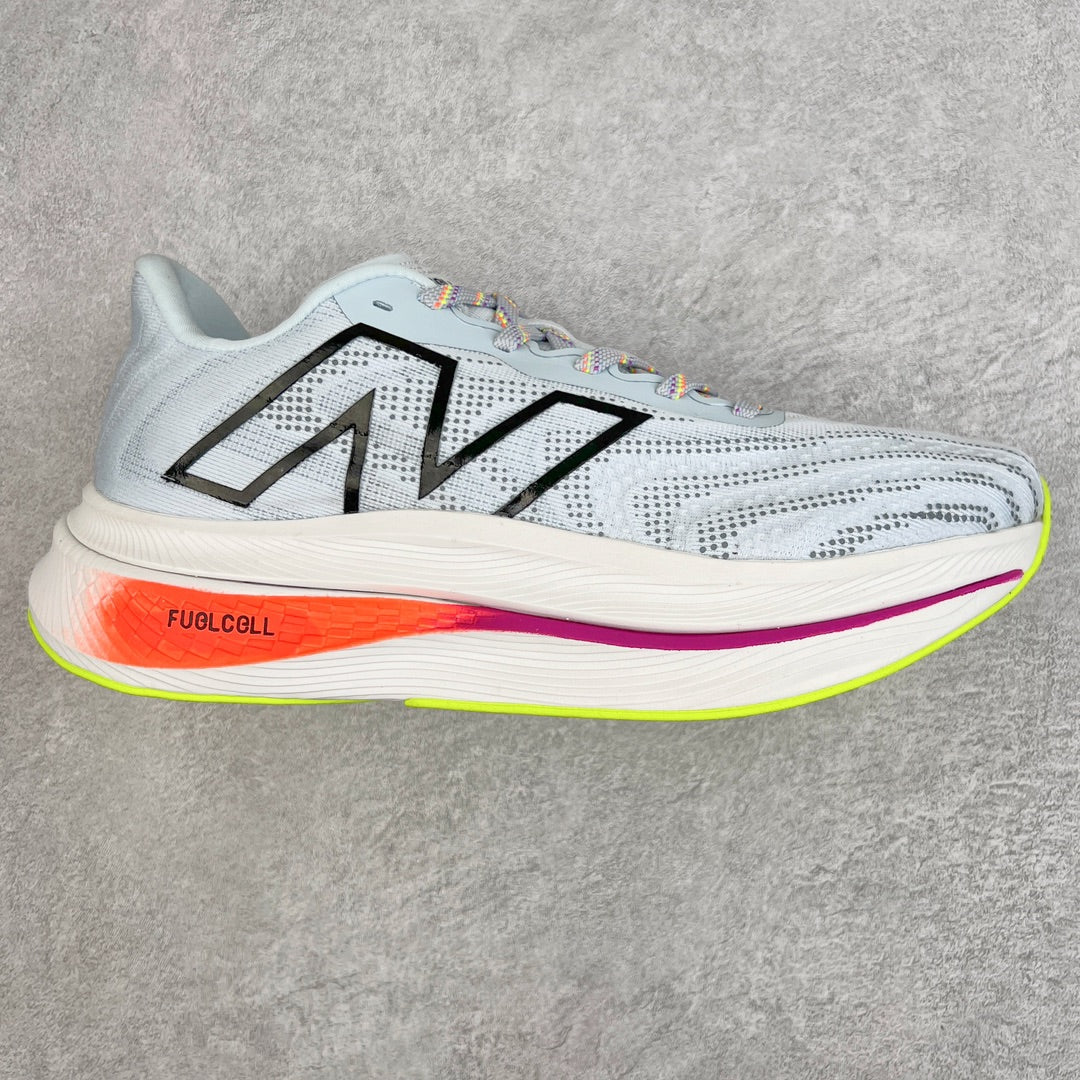 NEW BALANCE FUELCELL SUPERCOMB TRAINER V2 GRISE