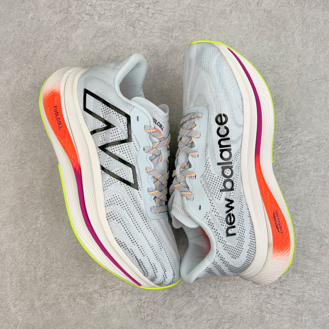 NEW BALANCE FUELCELL SUPERCOMB TRAINER V2 GRISE