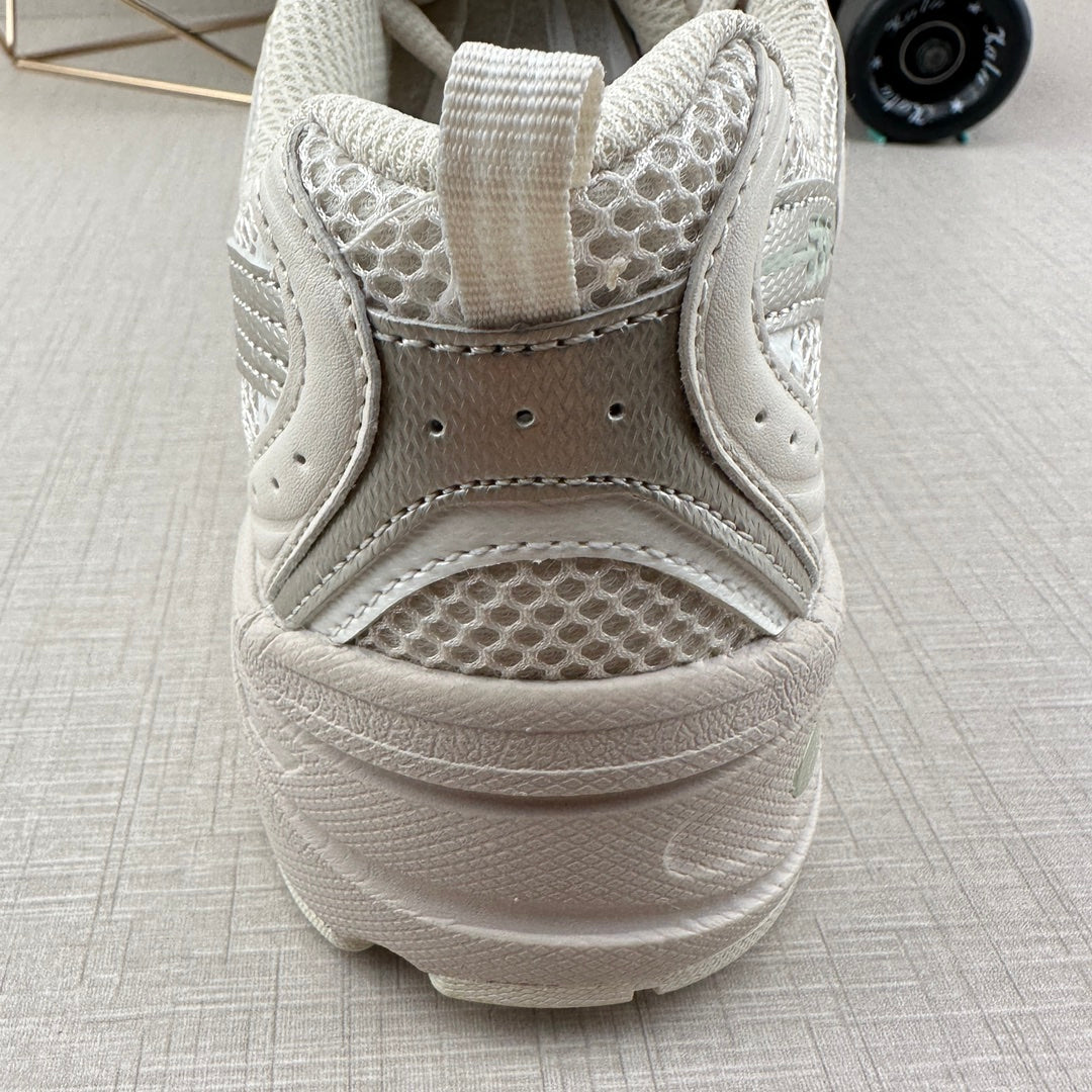 NEW BALANCE 530 MR530