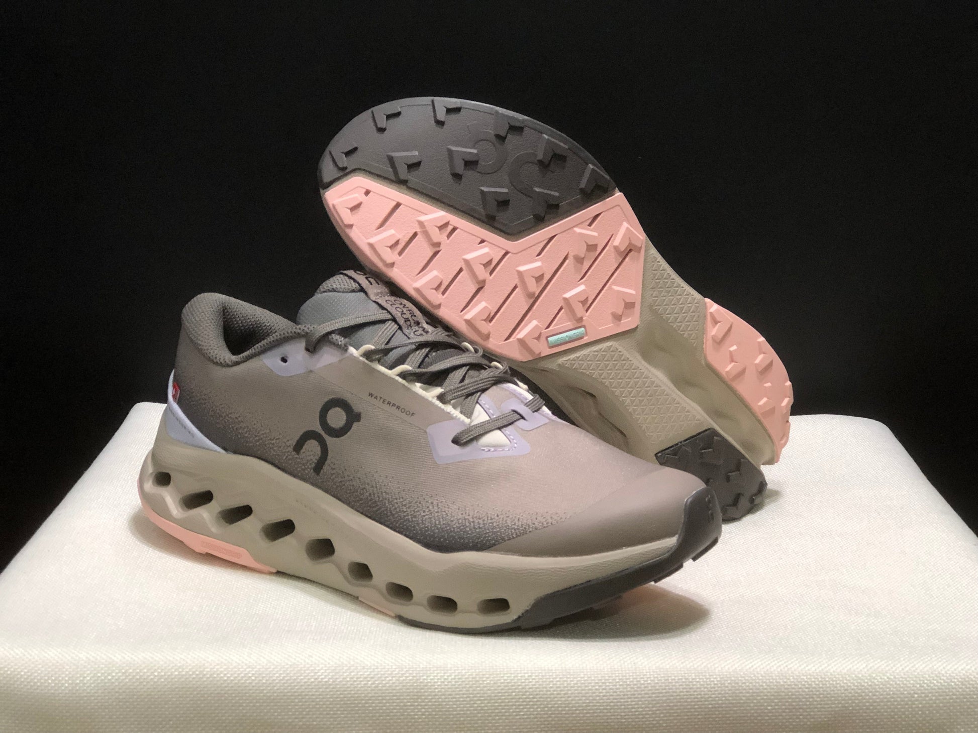 Basket ON Cloudsurfer Trail – Confort & Performance au Quotidien