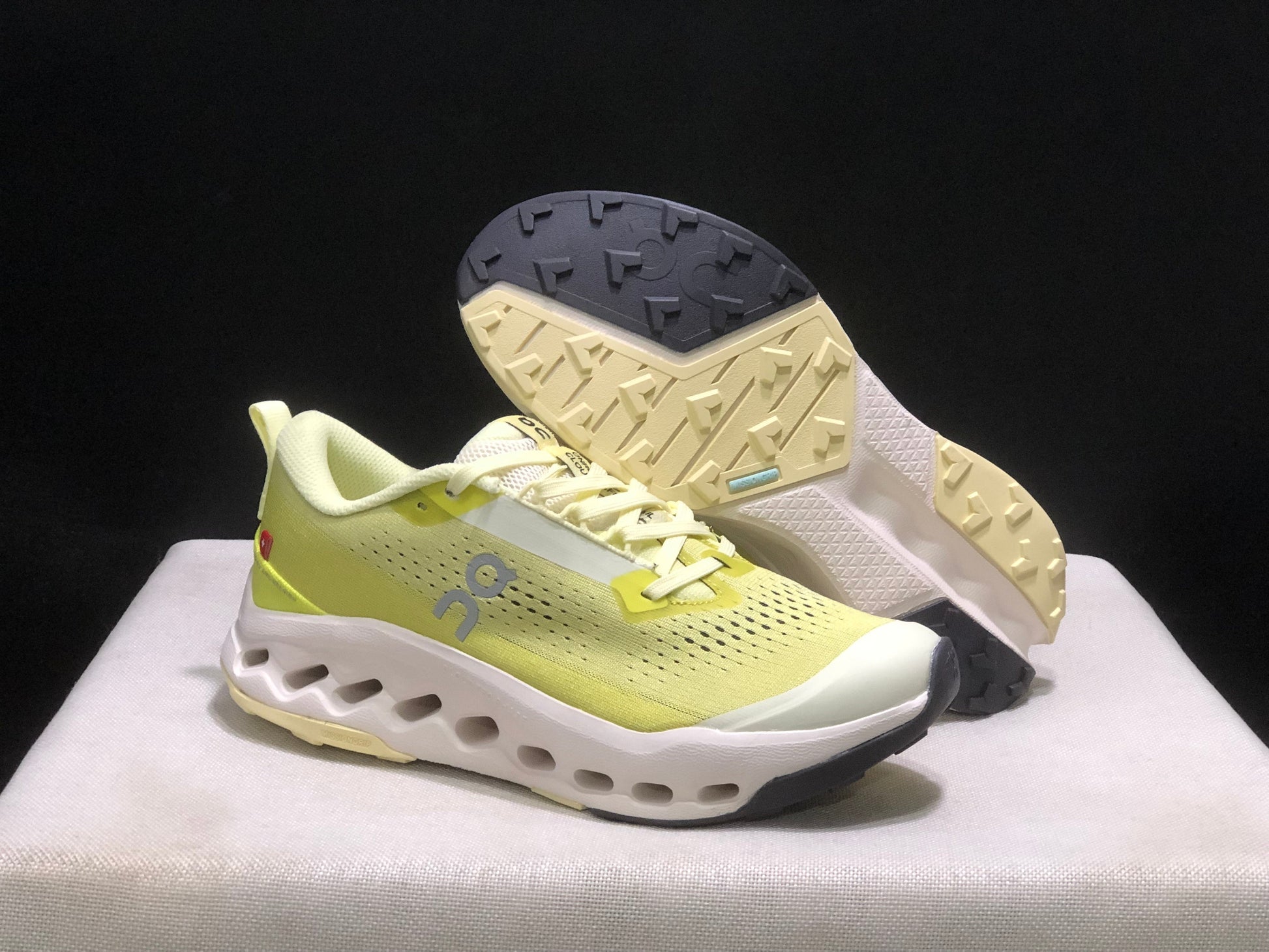 Basket ON Cloudsurfer Trail – Confort & Performance au Quotidien