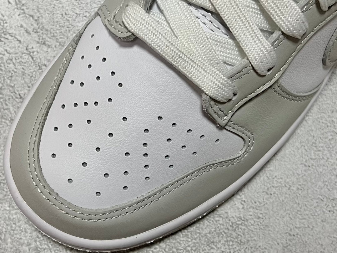 NIKE DUNK LOW WHITE GREY