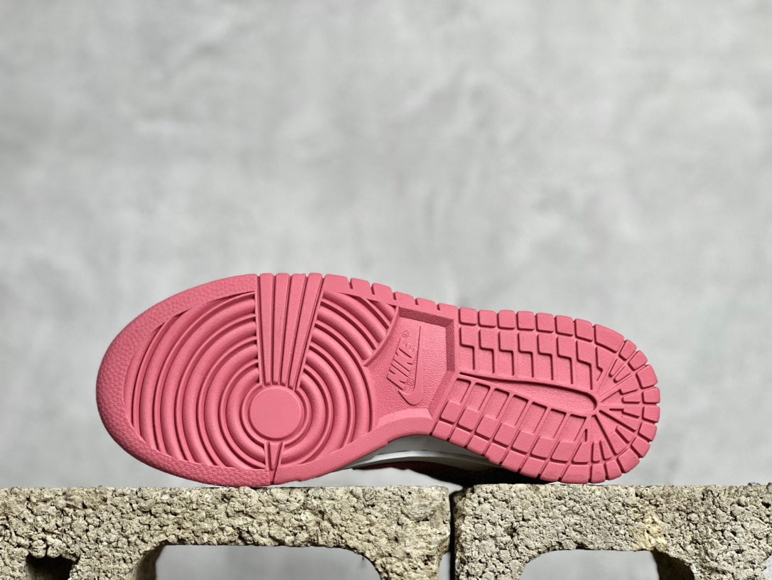 NIKE DUNK LOW WHITE PINK
