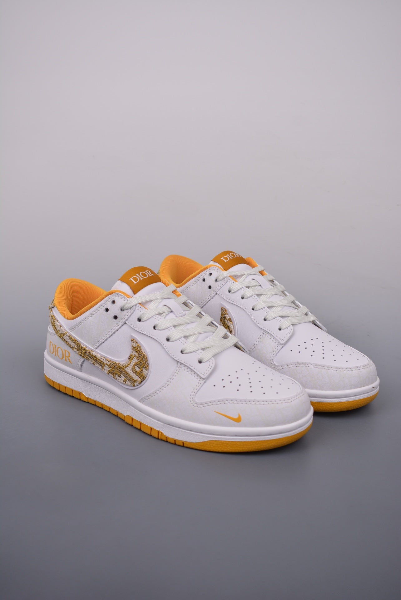 NIKE DUNK LOW SB YELLOW DIOR