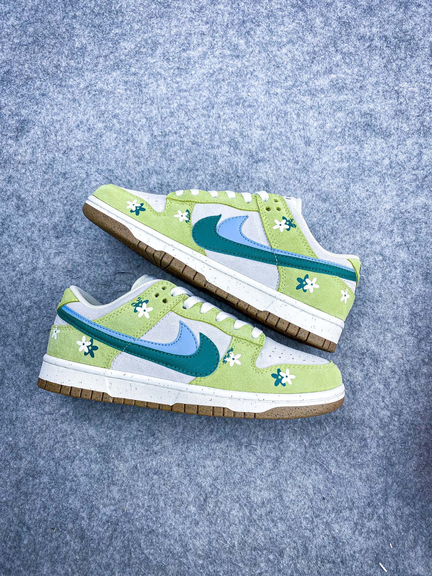 NIKE DUNK LOW WHITE GREEN FLOWER