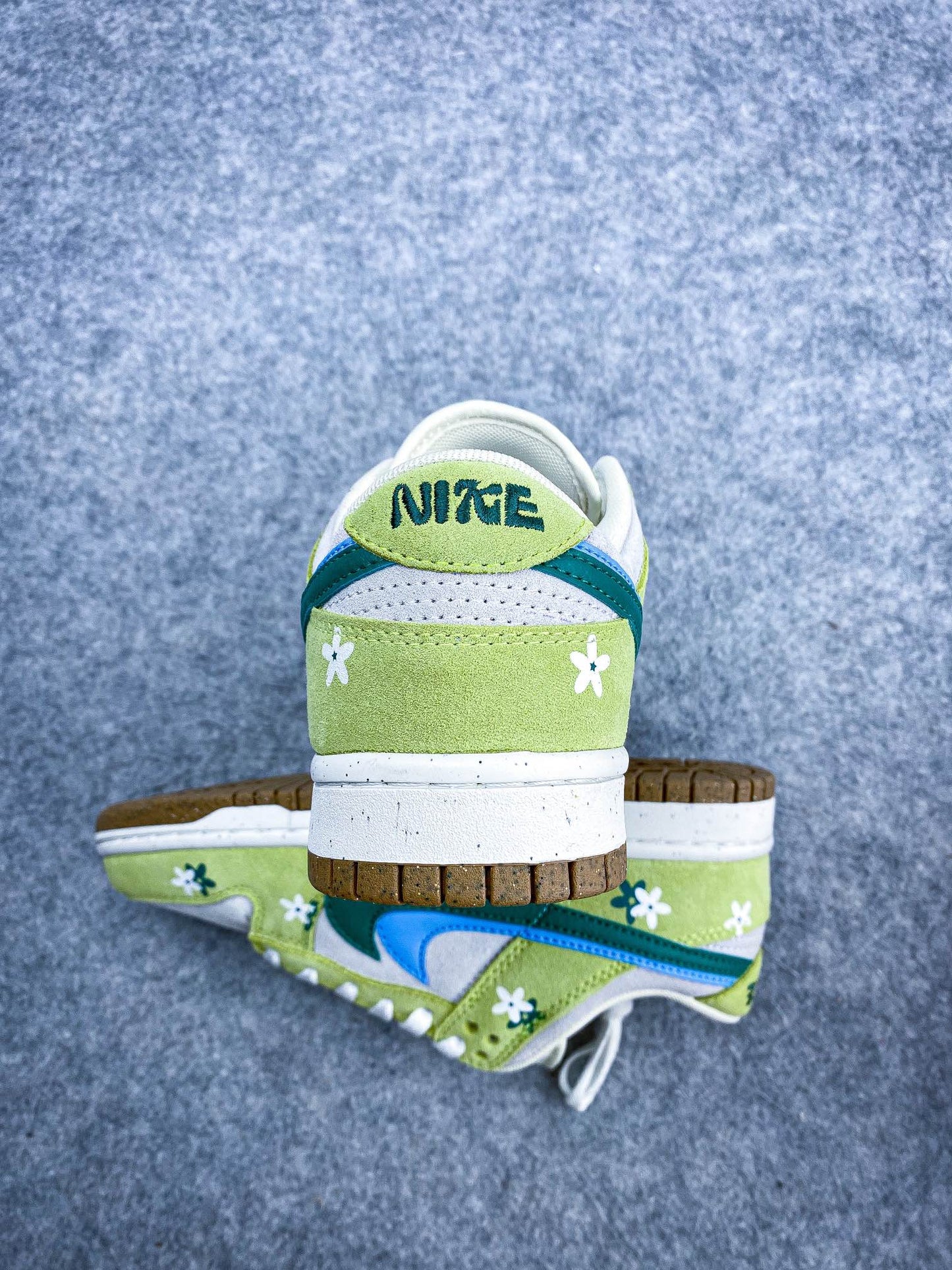 NIKE DUNK LOW WHITE GREEN FLOWER