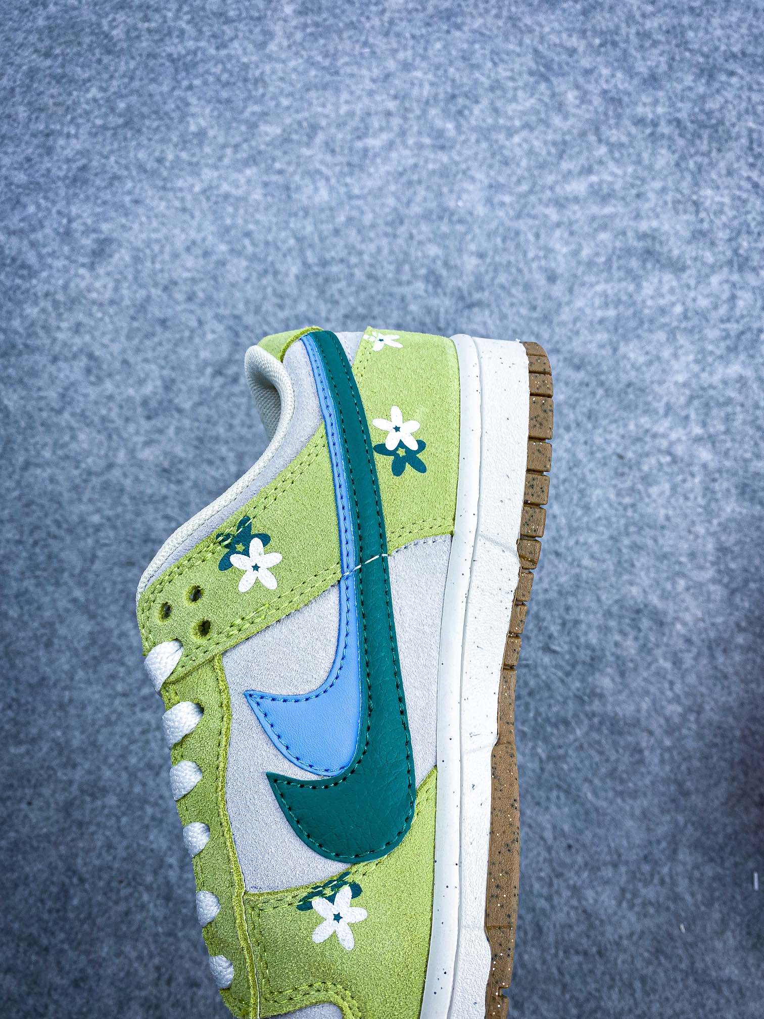 NIKE DUNK LOW WHITE GREEN FLOWER