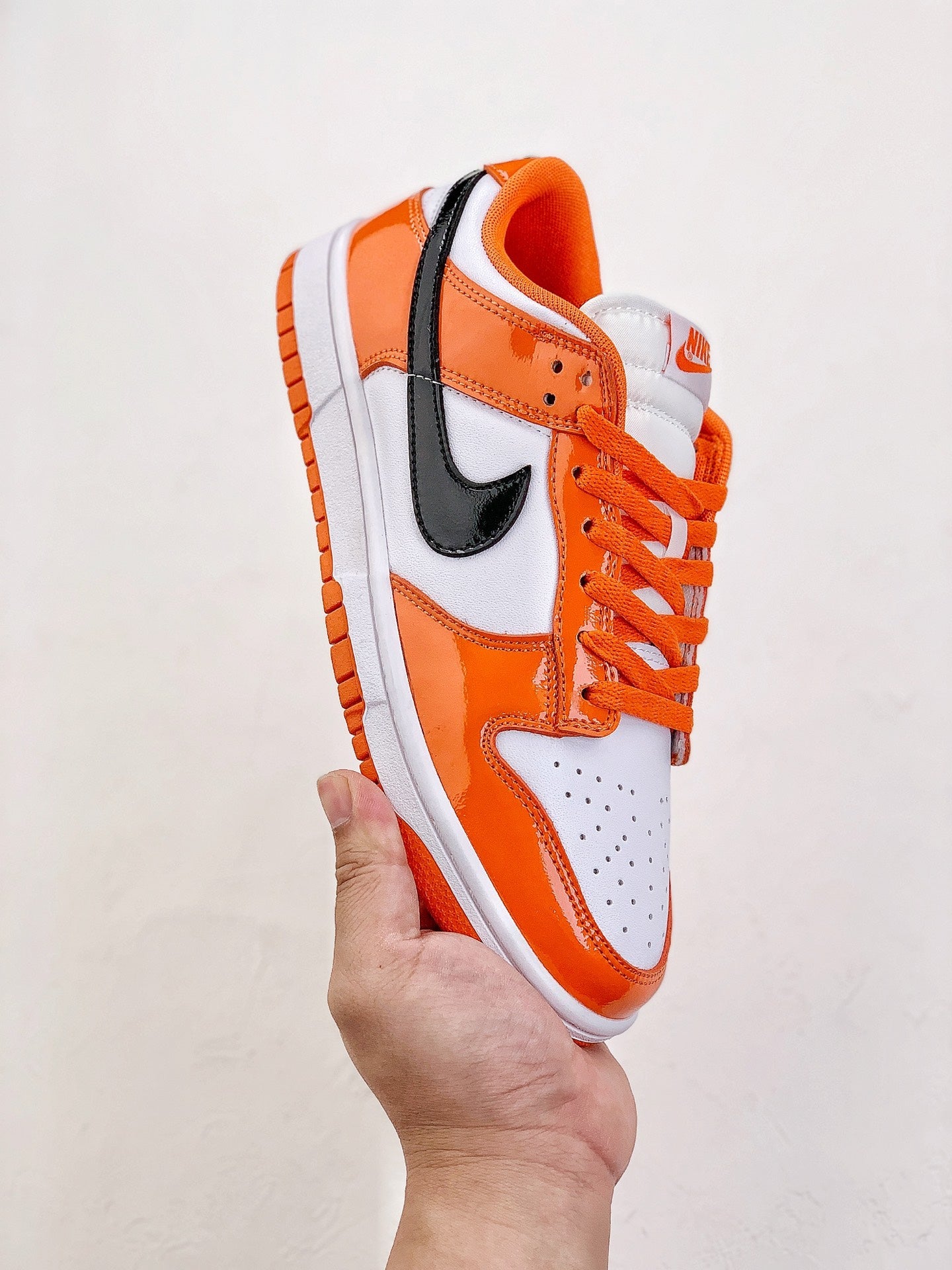 NIKE DUNK LOW ORANGE