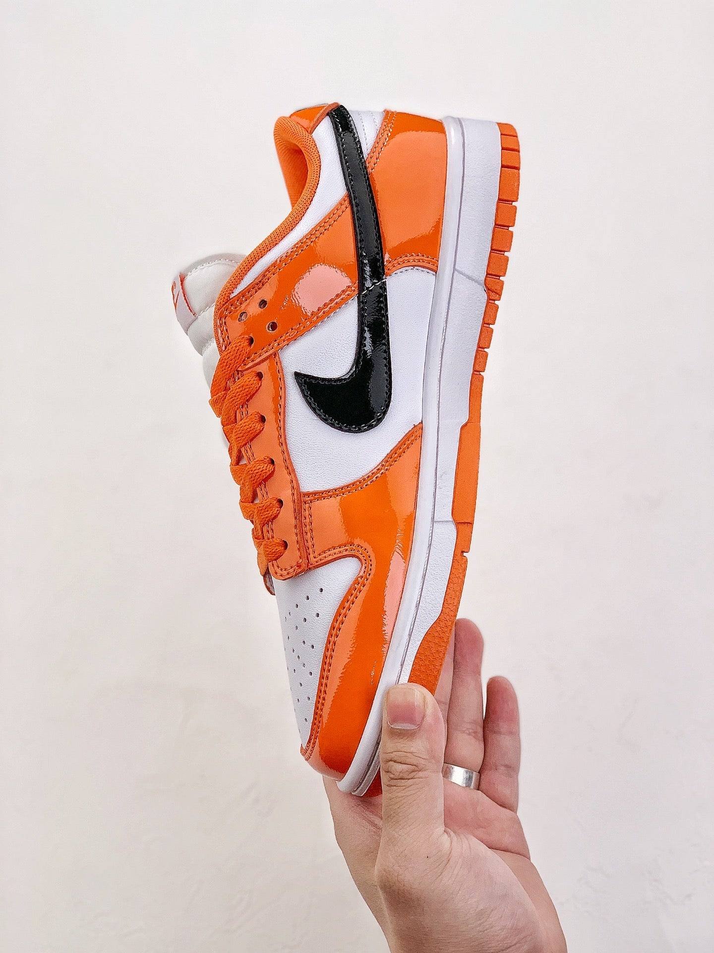 NIKE DUNK LOW ORANGE