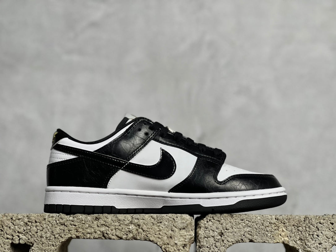 NIKE DUNK LOW PANDA WHITE BLACK