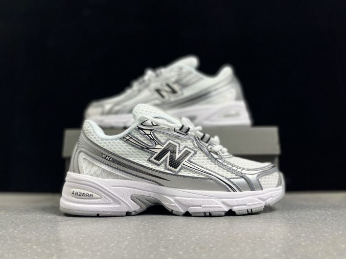 New Balance 740 – Sneakers Iconiques