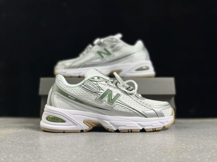 New Balance 740 – Sneakers Iconiques