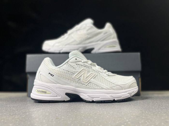 New Balance 740 – Sneakers Iconiques