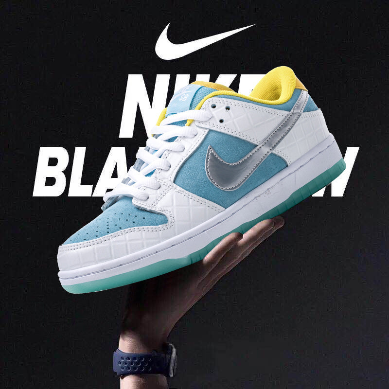 Nike Dunk Low - Blanc Bleu - L’icône sneakers